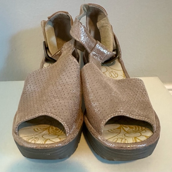 Fly London Yall Platform Wedge Sandals Shoes Rose Gold Metallic Perforated US8 - Picture 5 of 5